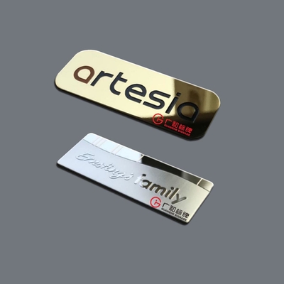 قیمت خوب برچسب حکاکی آلومینیومی خصوصی چین و مهر و موم نشان آلومینیومی آنلاین